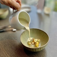 BURDIGALA MARUNOUCHI The Restaurant - スープは目の前で注がれます。