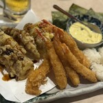 寿司を味わう 海鮮問屋 浜の玄太丸 - ・丸ごと穴子の天麩羅握り
・エビフライの手巻き寿司