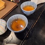 菊屋 - サービスの熱いお茶