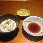 旬房まんぷく - 温かい湯葉にすだちと　お醤油のタレ
