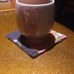 旬房まんぷく - ここで熱々のお茶が・・・