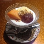 旬房まんぷく - 旬の柿が入ったデザート