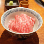 よろにく - 松茸ごはんにシルクロースをのせてお出汁を注いでお茶づけ風に