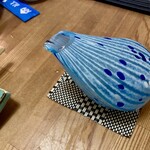 割烹　若鮨 - 涼しげな硝子の徳利