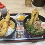 資さんうどん 今福鶴見店 - 私のしあわせセット　ミニかしわ＆ごぼ天うどんとミニ大海老天丼　940円