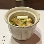 318604214 - 松茸、甘鯛、焼葱の寄せ蒸し