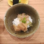 日本料理 新茶家 - ご飯はいろんなバリエーションで楽しめます①　蒸らしの進展も楽しいところです。