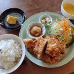 カフェ・ホーミー - 料理写真:からあげ定食@990