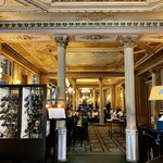 Café de la Paix - 内観① カフェの域を、明らかに超えてます(^^)