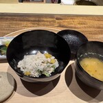 温石 - ◆お食事
      鰯の煮付け
      香の物
      おみおつけ
      ❶鱧、栗、甘長とうがらしのご飯