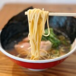 牡蠣と洋食イタリアン Koharu亭 - 魚介スープの淡麗ラーメン（醤油）