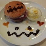 La Casa - 紫いもとマシュマロのパンケーキ980円