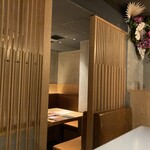 318621409 - 半個室的な席もあって落ち着いて食事も可能