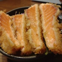 Seafood bar Ermitage 代々木店 - カツの下にはアボカドも