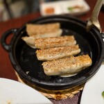 陳家私菜 - ごまが香ばしい餃子