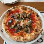 ピッツェリア オルカ - アウトゥンノ（ニンニク/トマト/秋刀魚/揚げ茄子）