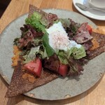 プレイン - ガレット:トマトとサラダのガレット