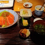 小川の魚 - セット全景。中央の小さな卵焼きがおいしかったです