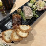 大衆酒場 もつ焼きおとんば 北千住店 - 