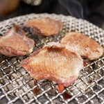 炭火焼肉ホルモンさわいし - タン元