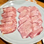 炭火焼肉ホルモンさわいし - タン元