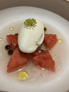 SHOLA - デザートです　相方のスイカのスープ