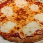 サイゼリヤ - 料理写真:バッファローモッツァレラのマルゲリータピザ