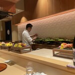 銀座 しのはら - 八寸準備中の田中くん