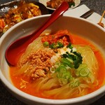 炭火焼き居酒屋 串道楽 - 担々冷麺748円(温玉入り)♡お手頃なのにすごくボリューミー  ✨✨冷麺、麺類のメニュー豊富ですΣ(･ω･ﾉ)ﾉ