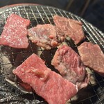 炭火焼肉 ホルモン にく式 - 