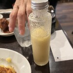 洋食の朝日 - ドレッシングも美味しい〜