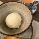 インド料理 想いの木 - チャイ＆本日のデザート