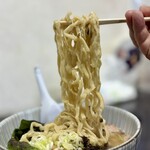 らー麺　Do・Ni・Bo - ビロビロ太麺をリフトUP