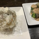 野方餃子 - ダブルチーズポテサラと金ゴマきゅうり