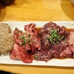 Shichirin Yakiniku Anan - 1,500円コース・本日のお肉1品・ロース・ハラミ・ヤングカルビ(三人前)