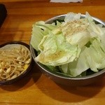 31866948 - 1,500円コース・塩キャベツ・もやしナムル(三人前)