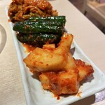 焼肉木村 - キムチ盛りの味付けは甘すぎず好み
