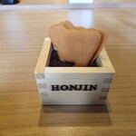 Restaurant Honjin - ◯ほうろくチュイル
      サックサクなチュイルとナッツの味わい