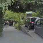 阿左美冷蔵 - そんな事を確信して左を向くとオフシーズンなのに人が並んでおり
      流石埼玉県で二番目、全国で六番目に人気のかき氷店は凄いなぁと思いつつ