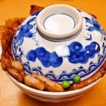 ぱんちょう - 豚丼「華」