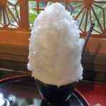 阿左美冷蔵 - 阿左美冷蔵のかき氷はふわっと削られた氷が山盛り