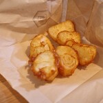 淡路島バーガー - 玉ねぎの芯を揚げたやつ