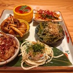 たん焼きと小皿 - 