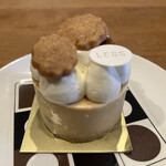 LESS by Gabriele Riva & Kanako Sakakura - ラムレーズンチーズケーキ