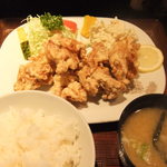 鶏から揚げ定食　塩で食います