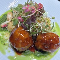 ON the TABLE CHINESE - 