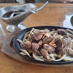 レストラン まなべ -  牛角切りステーキ