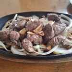 レストラン まなべ -  牛角切りステーキ