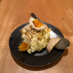 あい田 - 味玉とコンビーフのポテサラ