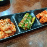 韓国料理 俊ちゃん - キムチ3点盛り合わせ